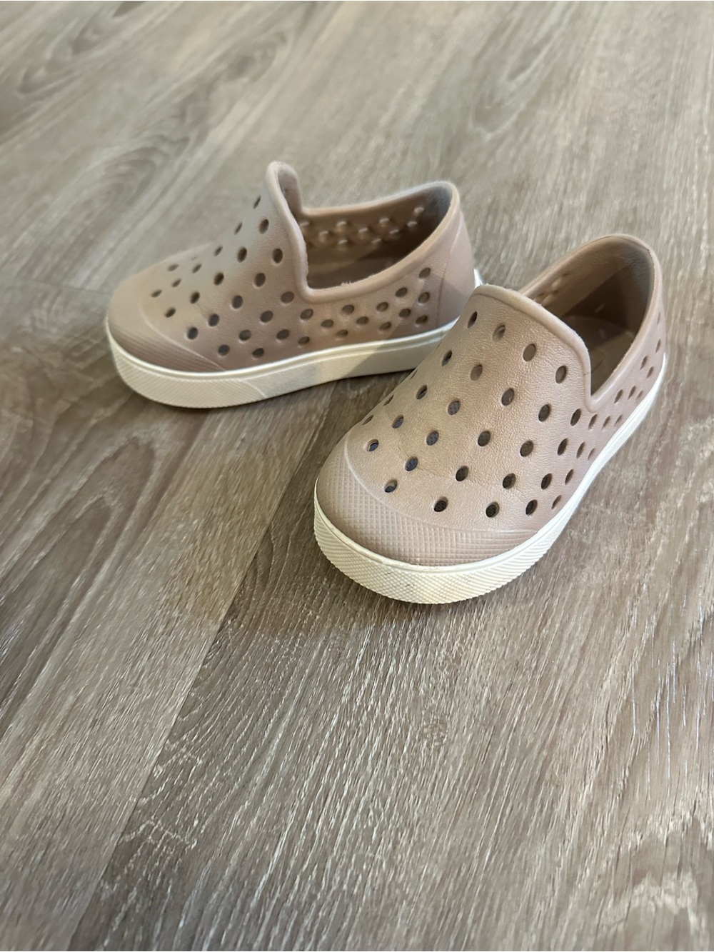 Sherry Toddler Slip-On Perforated Casual Shoes size 4
